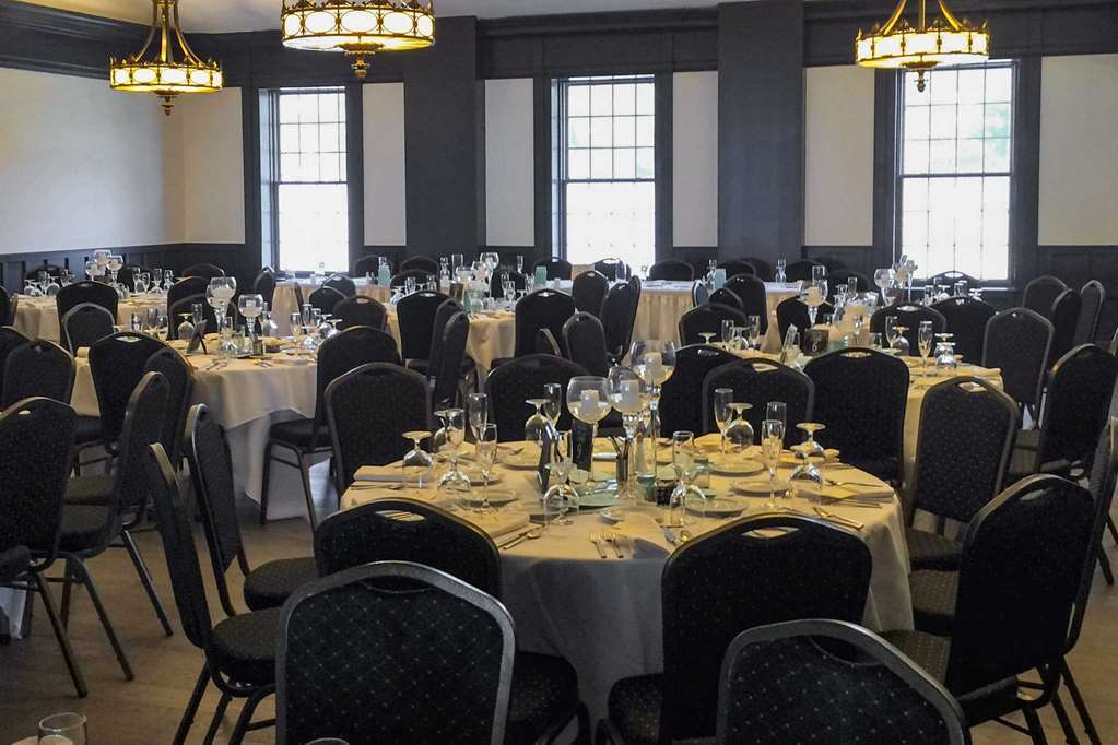 The Aurora Inn Hotel And Event Center Ανέσεις φωτογραφία